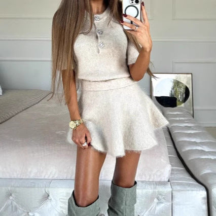 Damen 2-teiliges Set – Kurzarm-Stricktop mit Zierknöpfen & kurzer Rock, Socialite Style