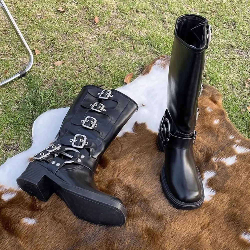 Stiefeletten mit runder Spitze und Blockabsatz