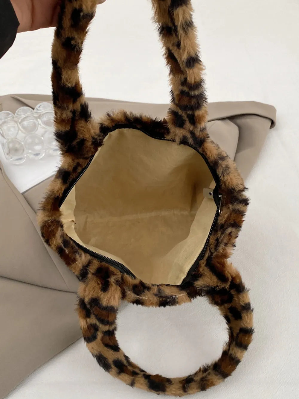 Leoparden-Fluff Handtasche mit Reißverschluss