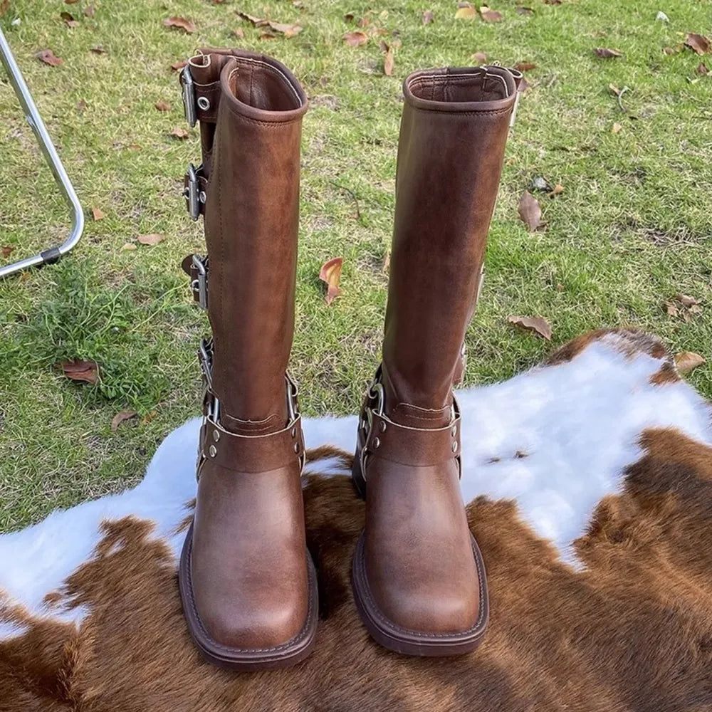 Stiefeletten mit runder Spitze und Blockabsatz