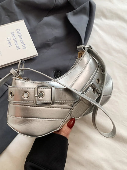 Schultertasche aus PU-Leder mit Schnalle.