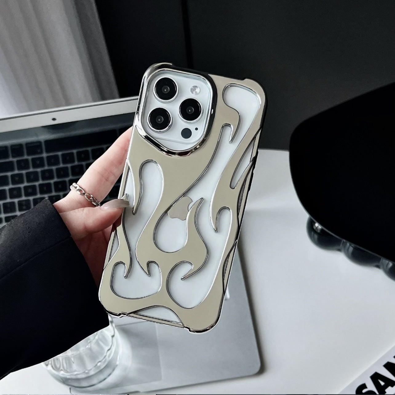Apple iPhone Case – Flame Pattern Cut-Out, Electroplated Look, Vollschutz, Anti-Drop