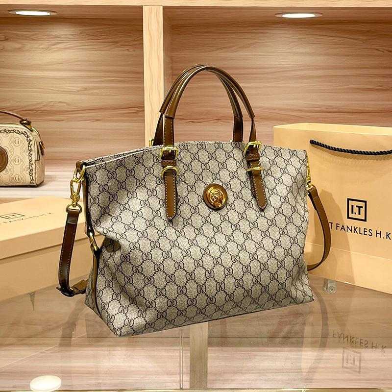 Schultertasche mit großem Fassungsvermögen aus echtem Leder – ideal für den Arbeitsweg (Commuting); kann in der Hand getragen, als Crossbody/Umhängetasche oder als Bag genutzt werden.