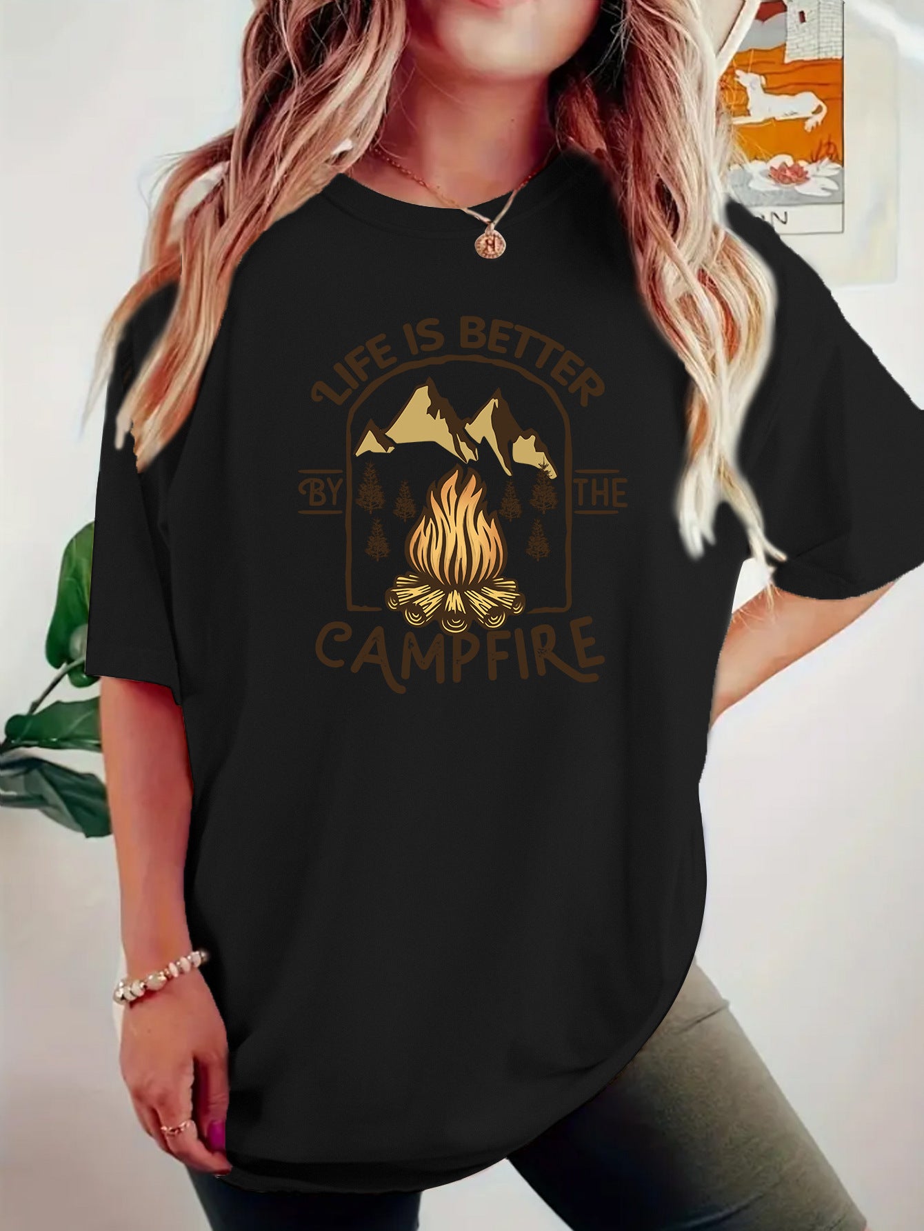 Kurzarm-T-Shirt mit Camping-Print