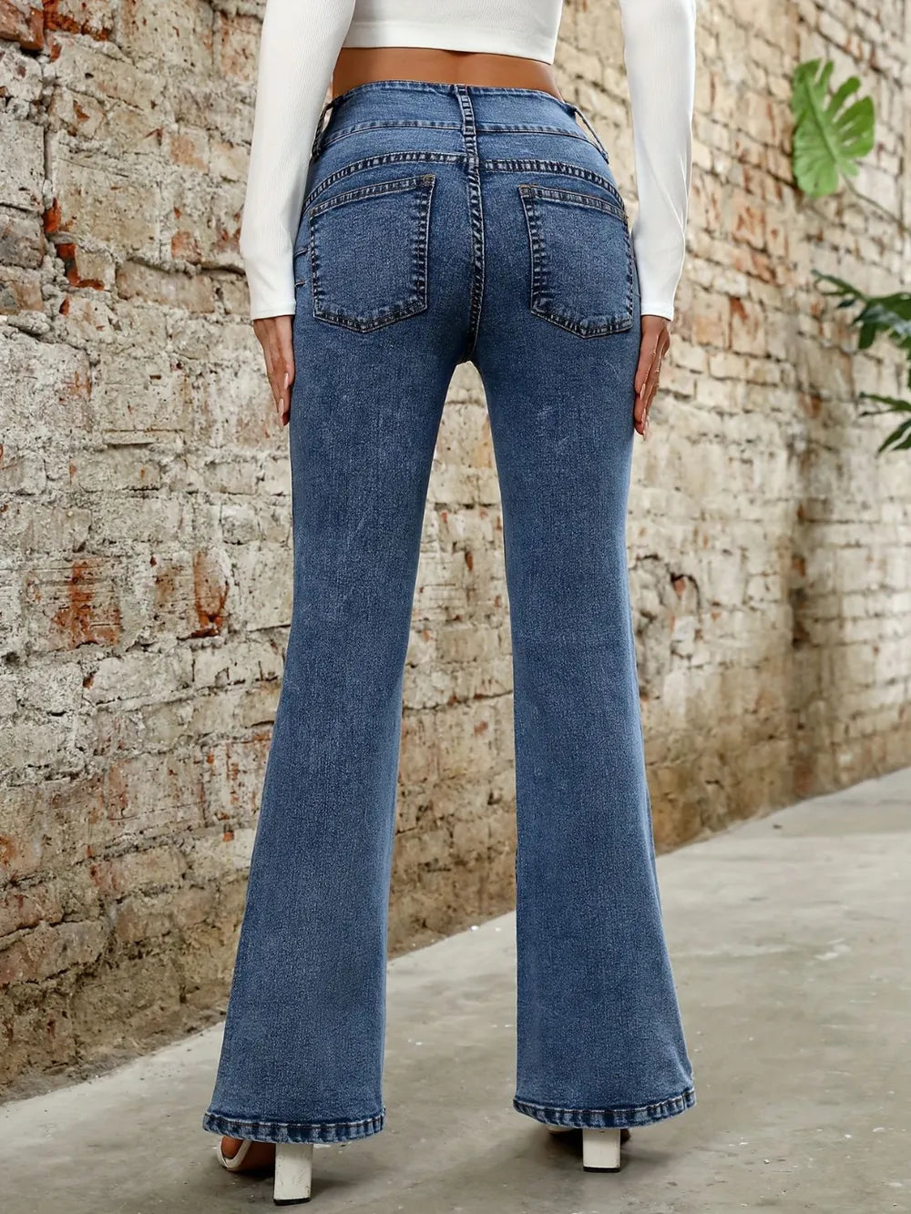 Lässige, vielseitige Short-Micro-Flare-Jeans