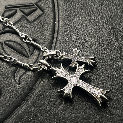 Punk-/Hip-Hop-Halskette im Thai-Silver-Look, 22K Weißgold-plattiert, mit doppeltem Kreuz und farbigen Strass-/Diamant-Optik-Steinen – Sweater Chain / Pulloverkette.