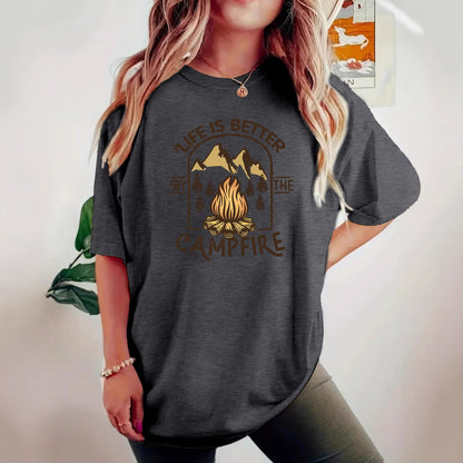 Kurzarm-T-Shirt mit Camping-Print