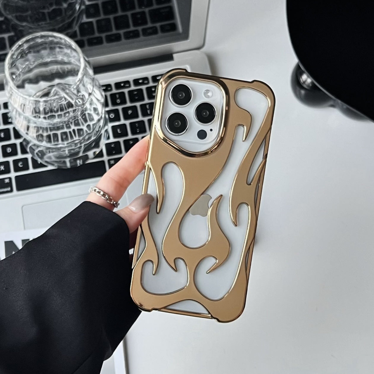 Apple iPhone Case – Flame Pattern Cut-Out, Electroplated Look, Vollschutz, Anti-Drop