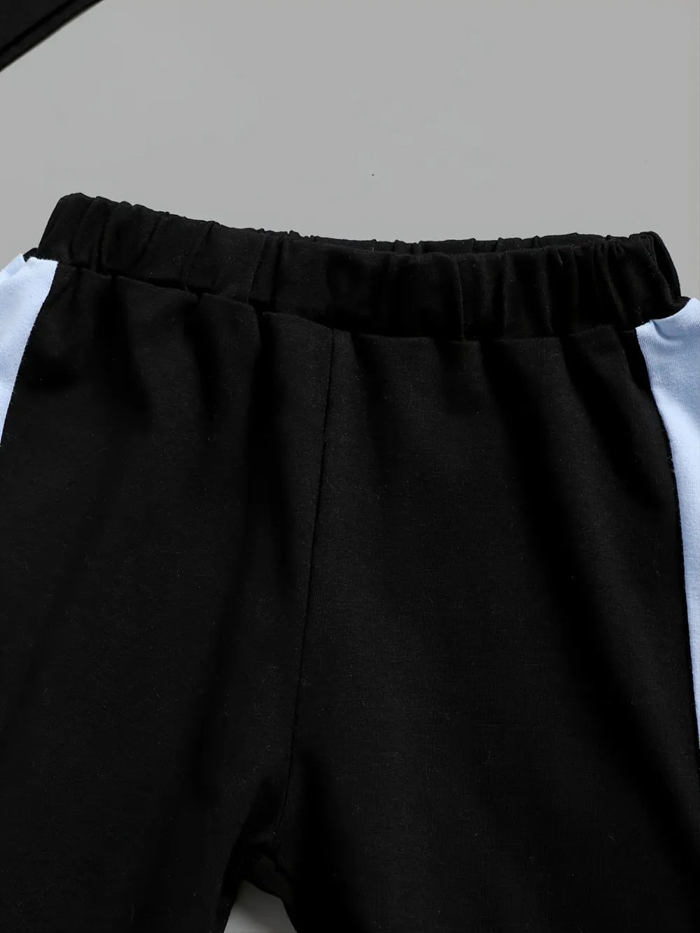 Kinder-Farbblock-Hoodie- und Hosen-Set.