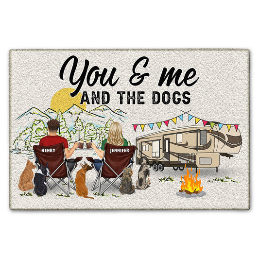 Home Is Where We Park It – You and Me and the Dogs“ – Geschenk für Camping-Fans – Personalisierte Fußmatte
